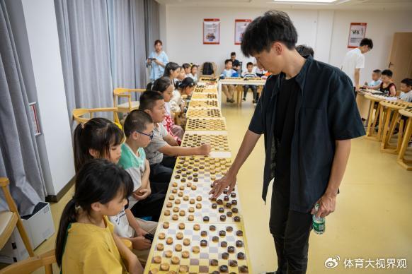 澳门一码一肖一特一中中什么号码,60 多名重庆青少年棋手齐聚綦江，国际跳棋交流赛火热进行中