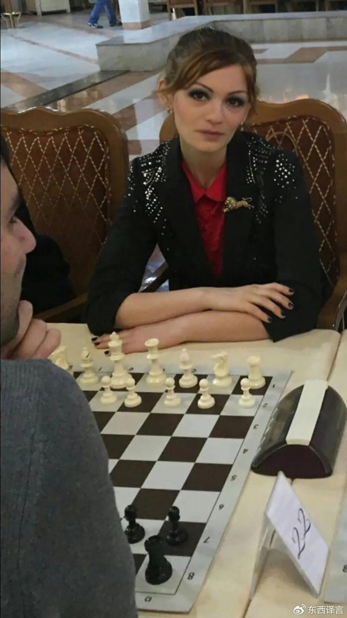 不看后悔(2023澳门资料大全正版资料)30 岁俄罗斯美女棋手夺冠后突发怪病，监控视频曝光惊人一幕  第4张